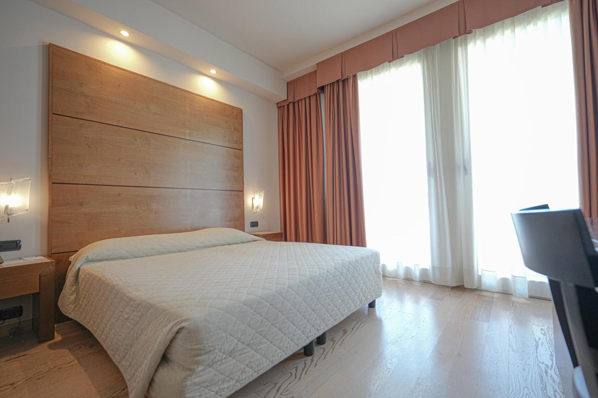 Hotel Europa Reggio Emilia Kültér fotó
