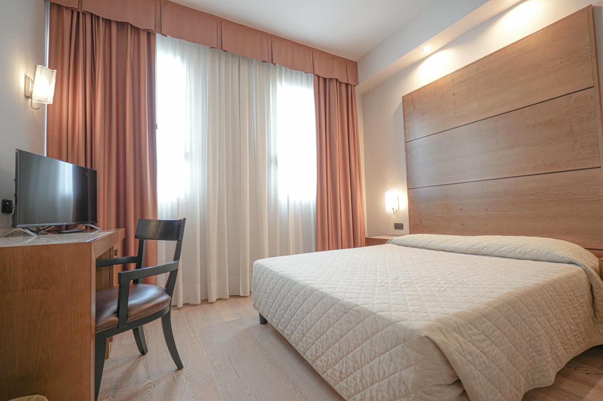 Hotel Europa Reggio Emilia Kültér fotó